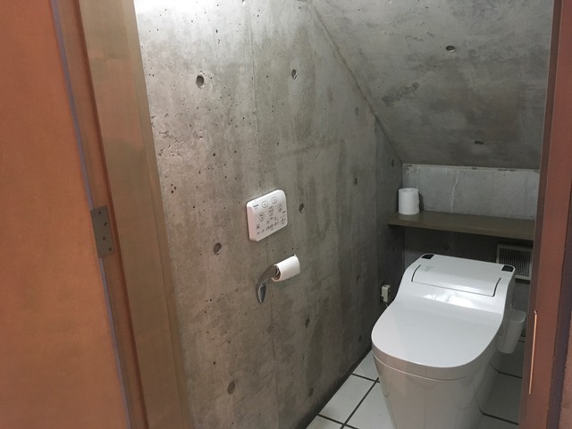 世田谷区　深沢　戸建　地下トイレ